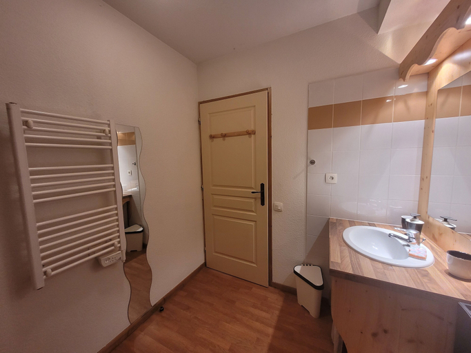 Bathroom 3, Hameau des eaux d'Orelle, Savoie