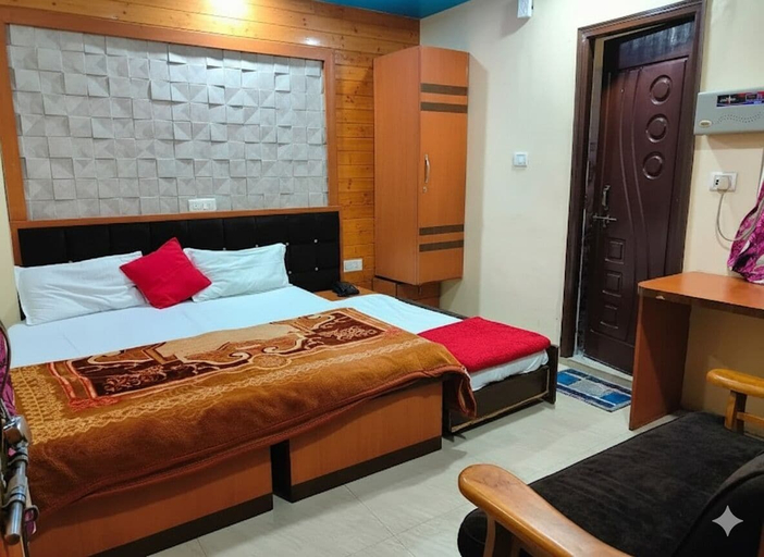 Bedroom 2, Hotel Mahaveer International, Varanasi