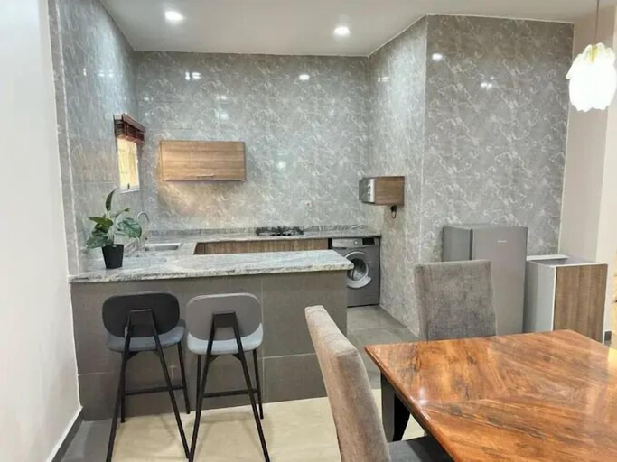 Private kitchenette, Lahor Luxury Apartment, Bwari