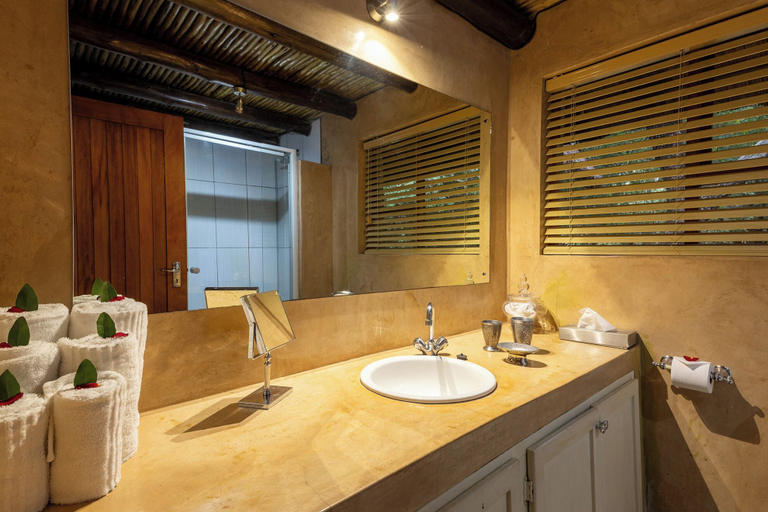 Bathroom 2, Karongwe - Noka House, Mopani
