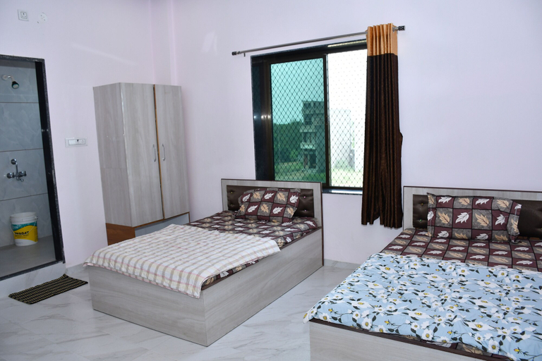 Room 5, Hotel Khatushyamji, Sikar