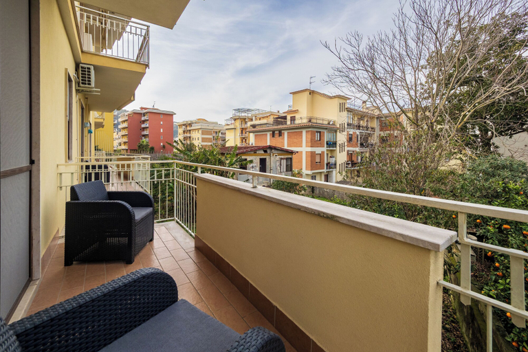 Balcony 5, Rosa's House, Napoli
