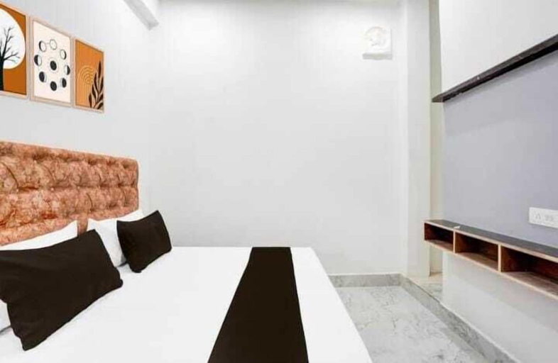 Room 2, Hotel River View & Restaurant, Hathras