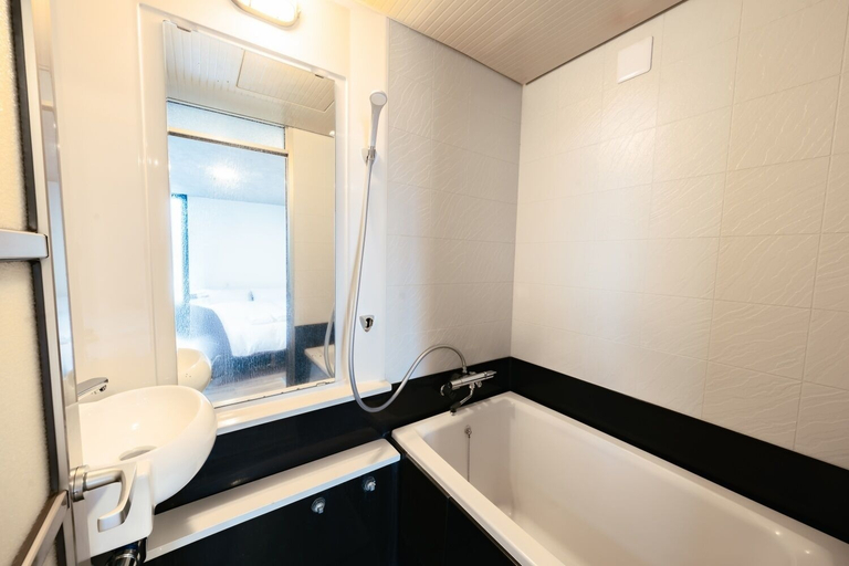 Bathroom 4, The Book Lounge Hotel Kani, Kani