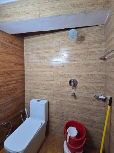 Bathroom 5, Hotel New Snow Palace, Kangra