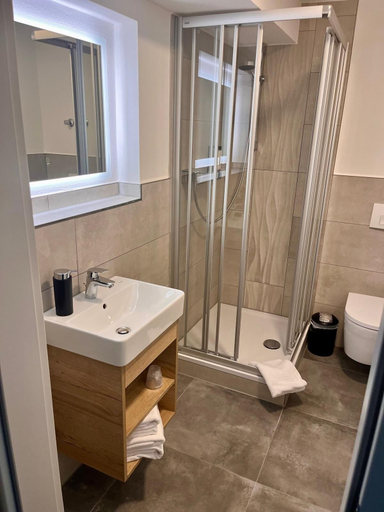 Bathroom 4, DH Hotel Deutsches Haus Mittweida, Mittelsachsen