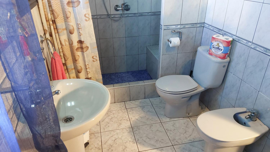 Bathroom 3, Apartamentos Monasterio de San Antonio Only Adults, Santa Cruz de Tenerife