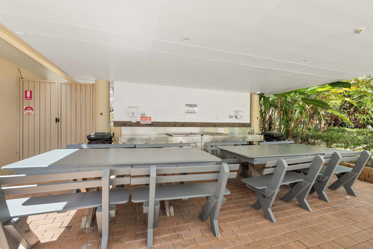 BBQ/picnic area, Beach Break Apartment 65, Gold Coast