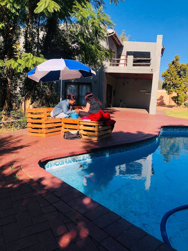 Sport & Beauty, Ferndale Confortable Apartments, City of Johannesburg