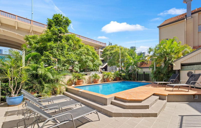 Sport & Beauty 2, Bridgewater Apartments, Brisbane