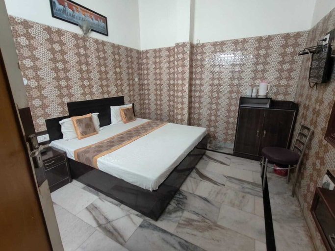 Room 4, HOTEL SARWAN, Agra