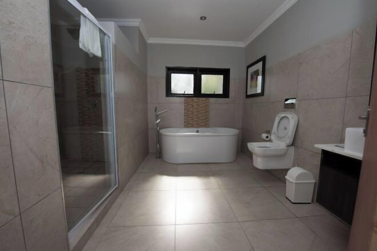 Bathroom 3, Sunbird Nkopola , Lake Malawi