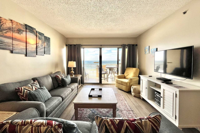 Living area, Tropical Winds 303 2 Bedroom Condo by RedAwning, Baldwin