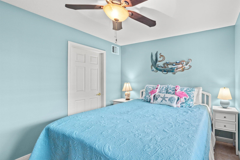 Room 3, Mermaids Oasis 3 Bedroom Townhouse, Galveston