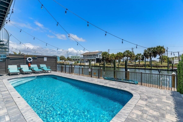 Primary image, Salty Sue 6 Bedroom Home, Escambia