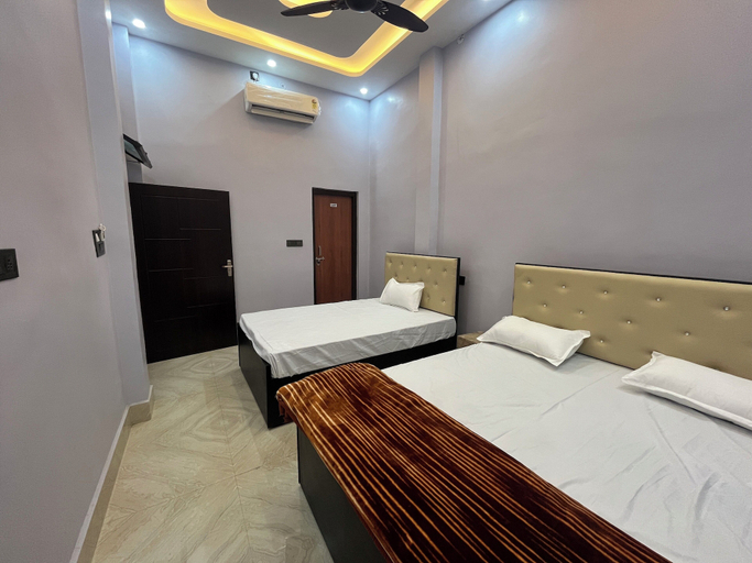 Room 2, Hotel S.K Atithi Bhawan, Sitapur