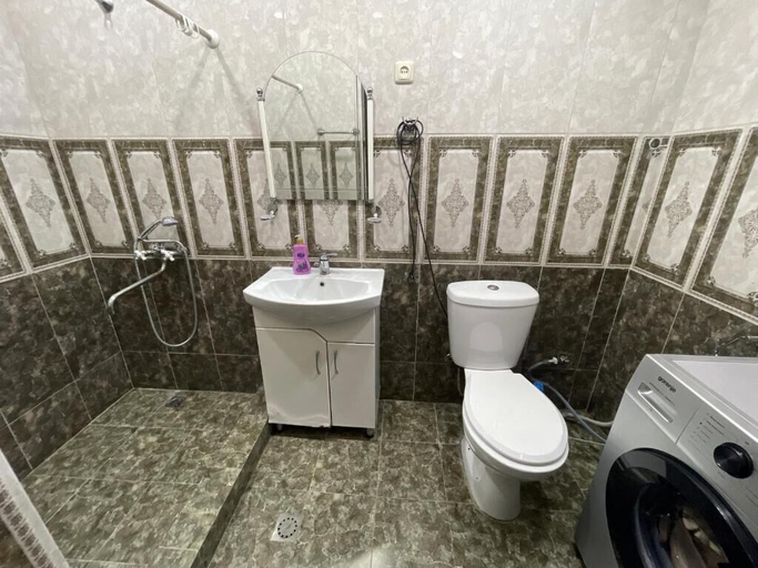 Bathroom 3, Ruz & Arian Near Zvartnots Airport