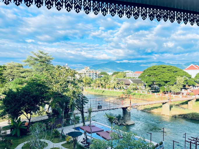 Balcony view, Intimate Riverside Resort, Vangvieng