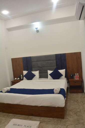 Room 4, Hotel AU Villa, Firozabad