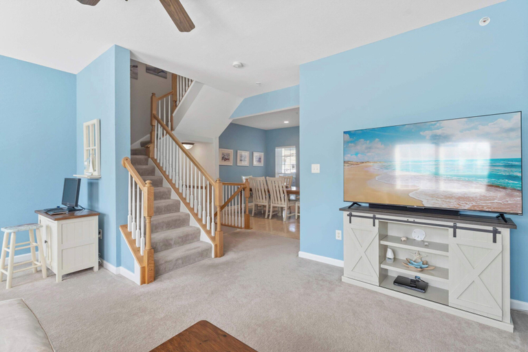 Living area 5, Creekside Getaway Stay for 8, Sussex