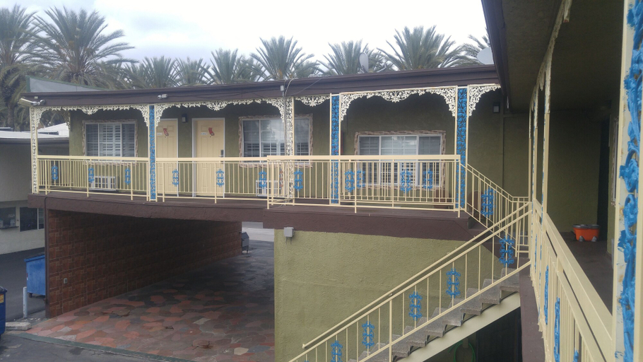 Exterior & Views 2, Riviera Motel, Orange