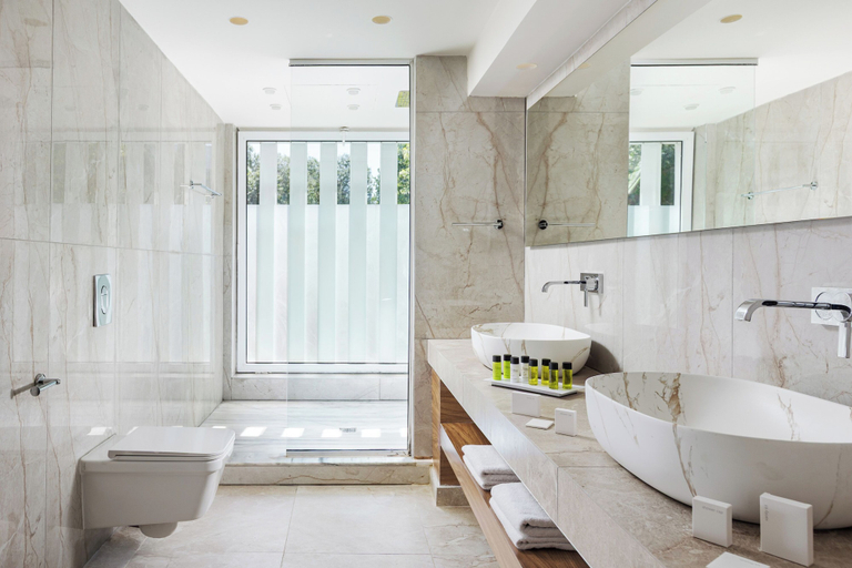 Bathroom, So Apartments
