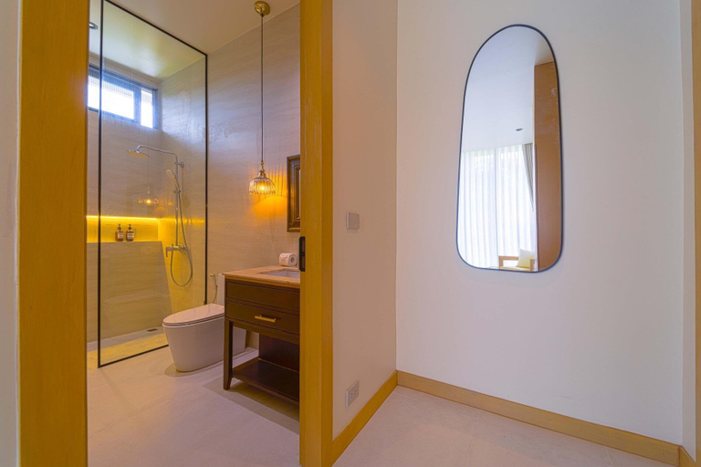 Bathroom 2, Ultra-Modern 6-Bedroom in GolfCourse PH6, Cha-Am