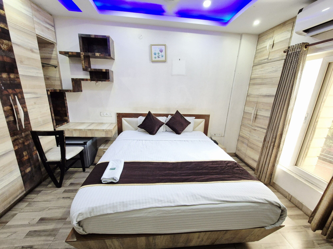 Room 4, Aryan Address, Kamrup Metropolitan