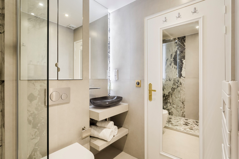 Bathroom 4, Merveil Luxury Suite - Louvre Aboukir IX, Paris