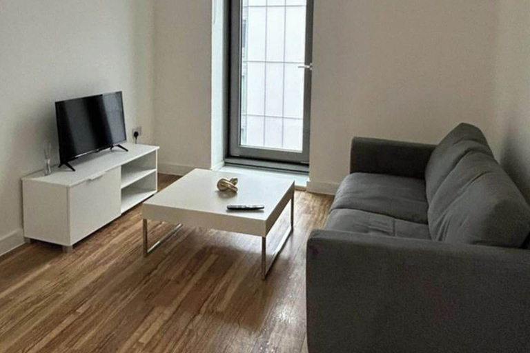 Others 4, 1 Bed Apartment Sleeps 2 With Wi-fi, Manchester