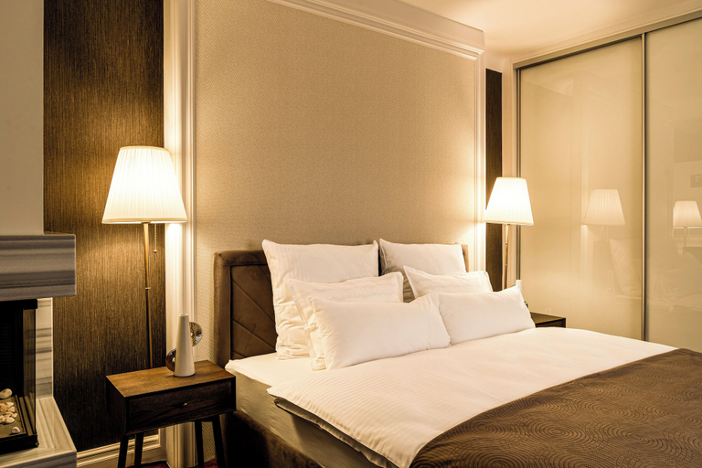 Room 3, Main Square Prestige Suites -Staymoovers, Kraków City