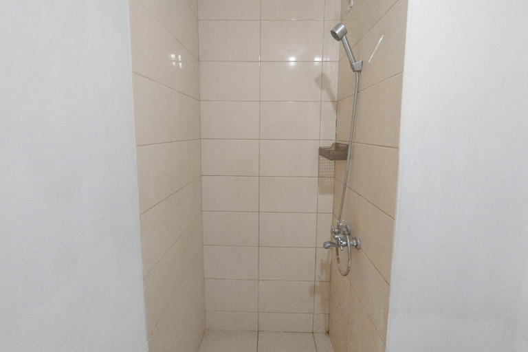 Bathroom 5, Brown Accent 1Br At Tamansari Prospero Sidoarjo Apartment, Sidoarjo
