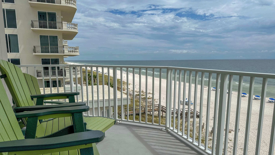 Primary image, Spacious 3-bedroom Beachfront Condo Pool, Large Balcony, Escambia