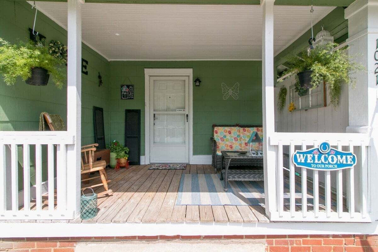 Exterior detail 5, Clarksville Cottage on Crossland, Montgomery