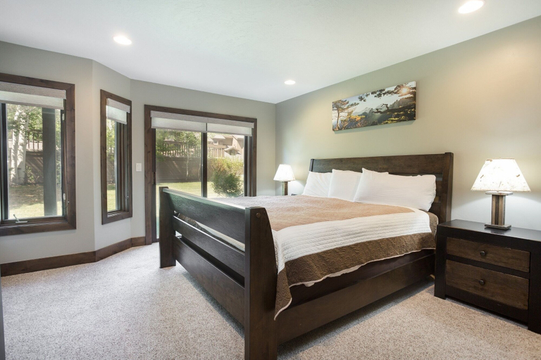 Room 5, Lakeside at Deer Valley Resort - Two Bedroom Condo #1679 2 Condo, Summit