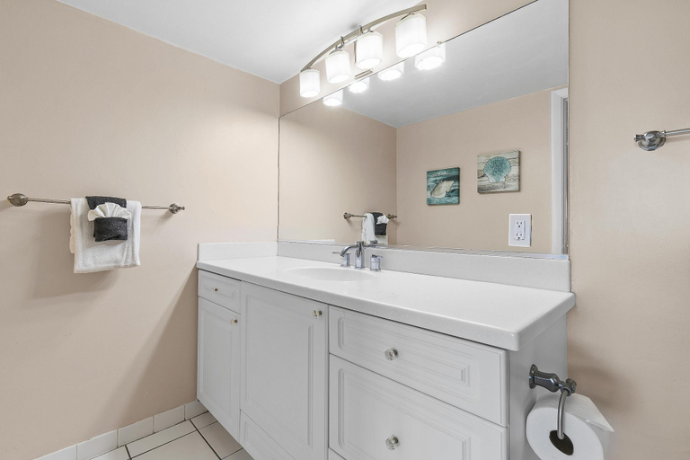 Bathroom 3, Ponce de Leon Towers 707, Volusia