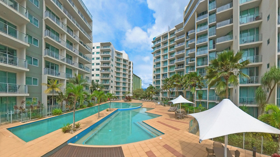 Pool 2, Studio in the City with pool and BBQ, Cairns