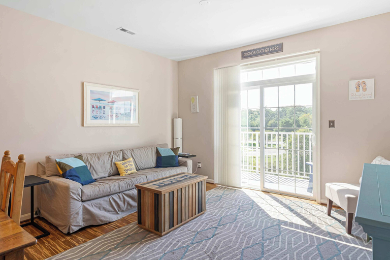 Living area 2, Grande at Canal 14 For 6ppl, Sussex
