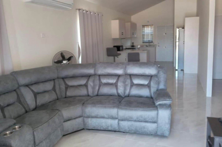 Living area 4, Beach-view 2 Bed Apartment Sleeps 4 - Free Parking