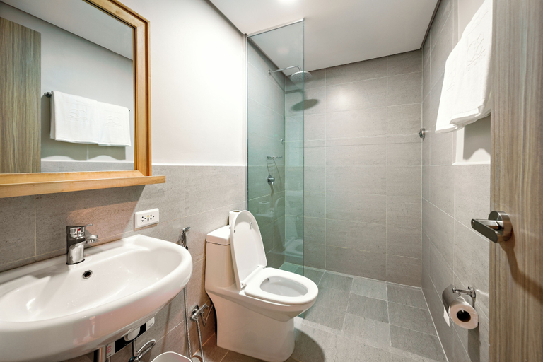 Bathroom 5, BE Pods Lahug, Cebu City