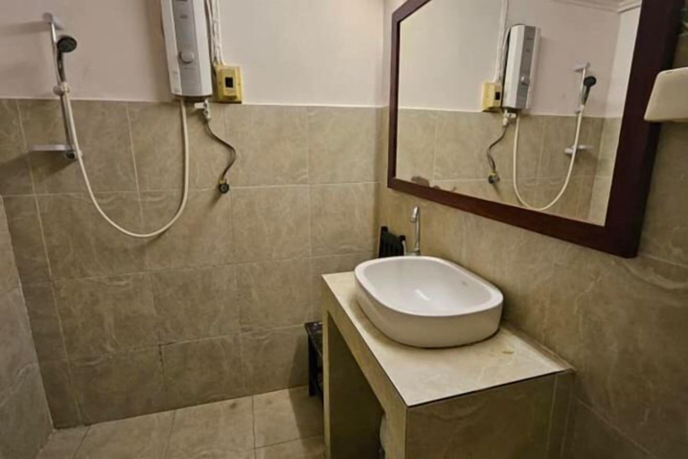 Bathroom 2, Stay in a Charming Colonial Villa, Luang Prabang
