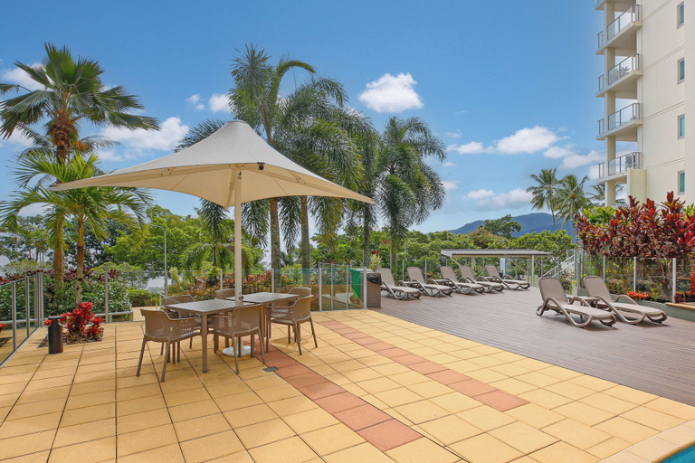 Sundeck