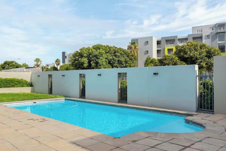Pool 5, Modern 2 Bed Century City Apartment, Pool + Braai, City of Cape Town