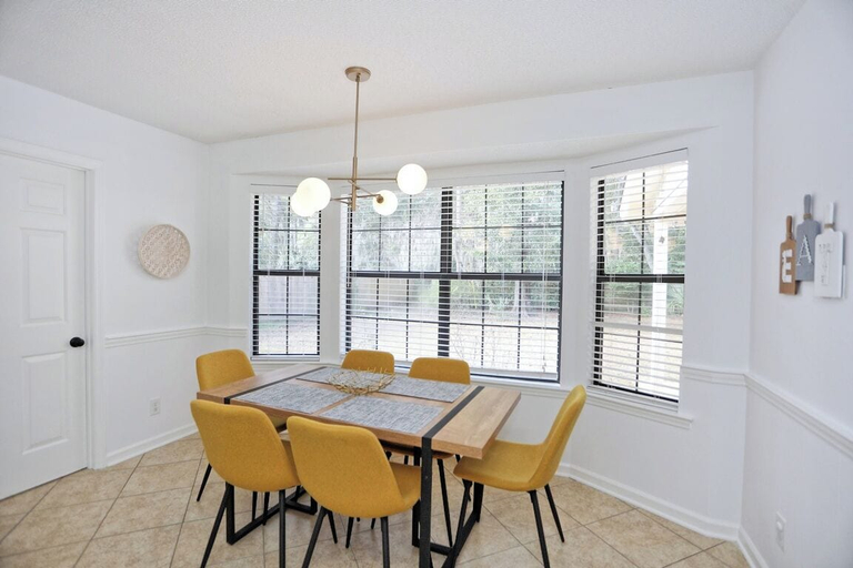 Dining room, Family-Friendly Home w Spa Near Beach, Chatham