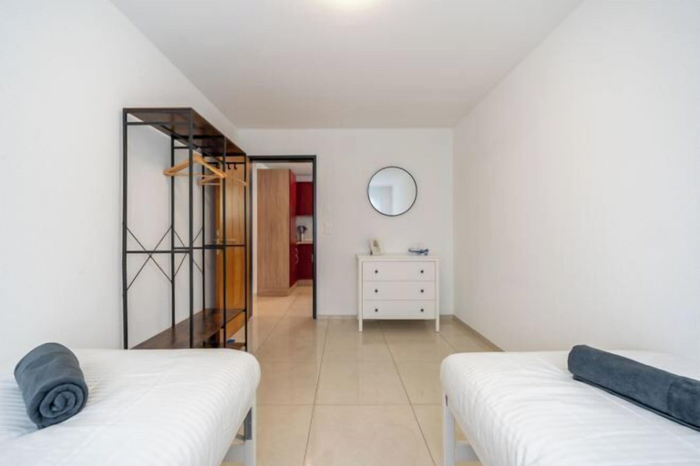 Room 5, Peaceful Swiss Retreat Parking + Private Balcony, Zofingen