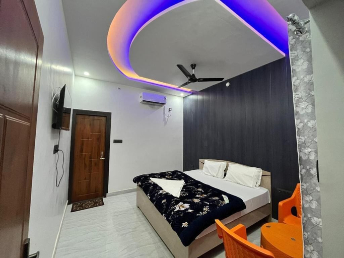 Room 2, Ananya Hotel & Restaurant Naimisharanya, Sitapur
