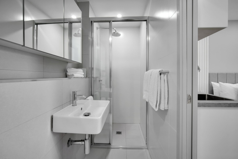 Bathroom 4, Belmoral Corporate Suites, South Townsville