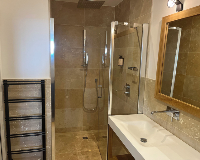 Bathroom 4, Résidence Les Suites Pereire, Gironde