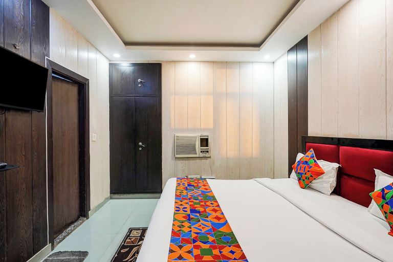 Room 2, Fabhotel Novis House, Gautam Buddha Nagar