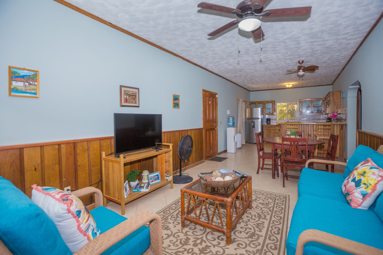 Living area 3, Roatan Ocean View - Ground Floor 2 Bedroom Apts, Roatán